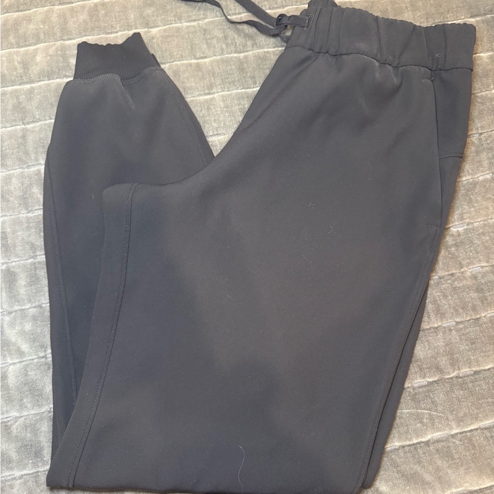 Lululemon: Black Joggers: Medium: Perfect Condition.